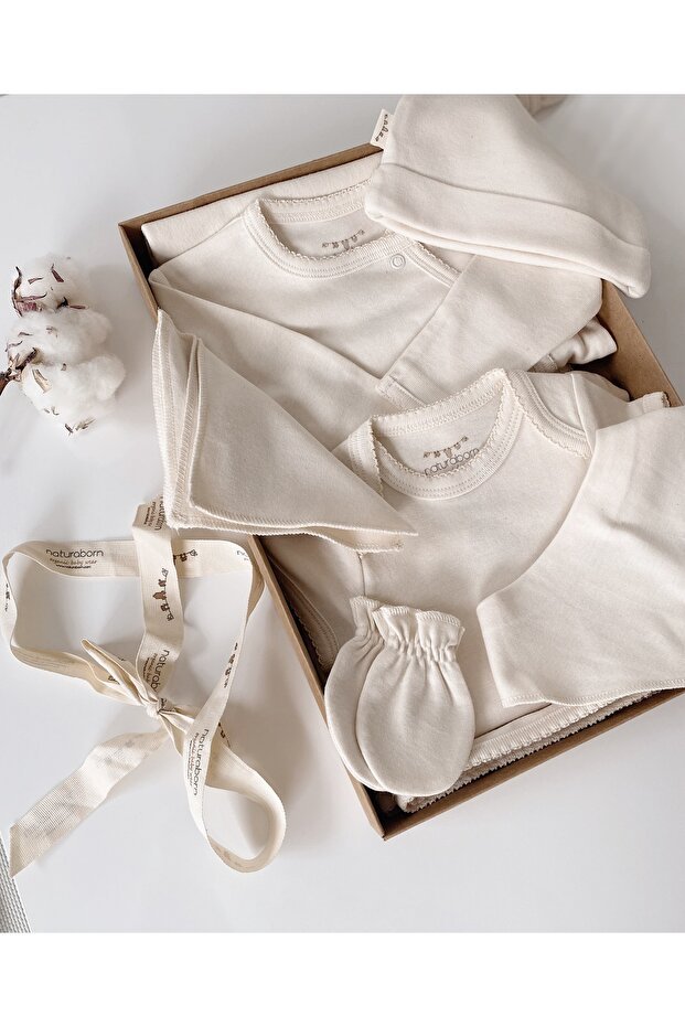 Premium GOTS Organic Newborn Girl Baby Essentials Set - TryAladdin