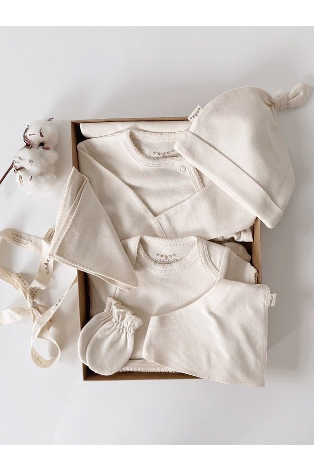 Premium GOTS Organic Newborn Girl Baby Essentials Set - TryAladdin