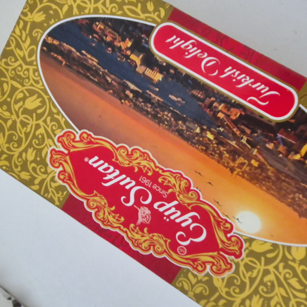 Eyup Sultan Tyrkisk Delight Pistacie Granatæble Vick med Roser - Den Uundgåelige Dessert