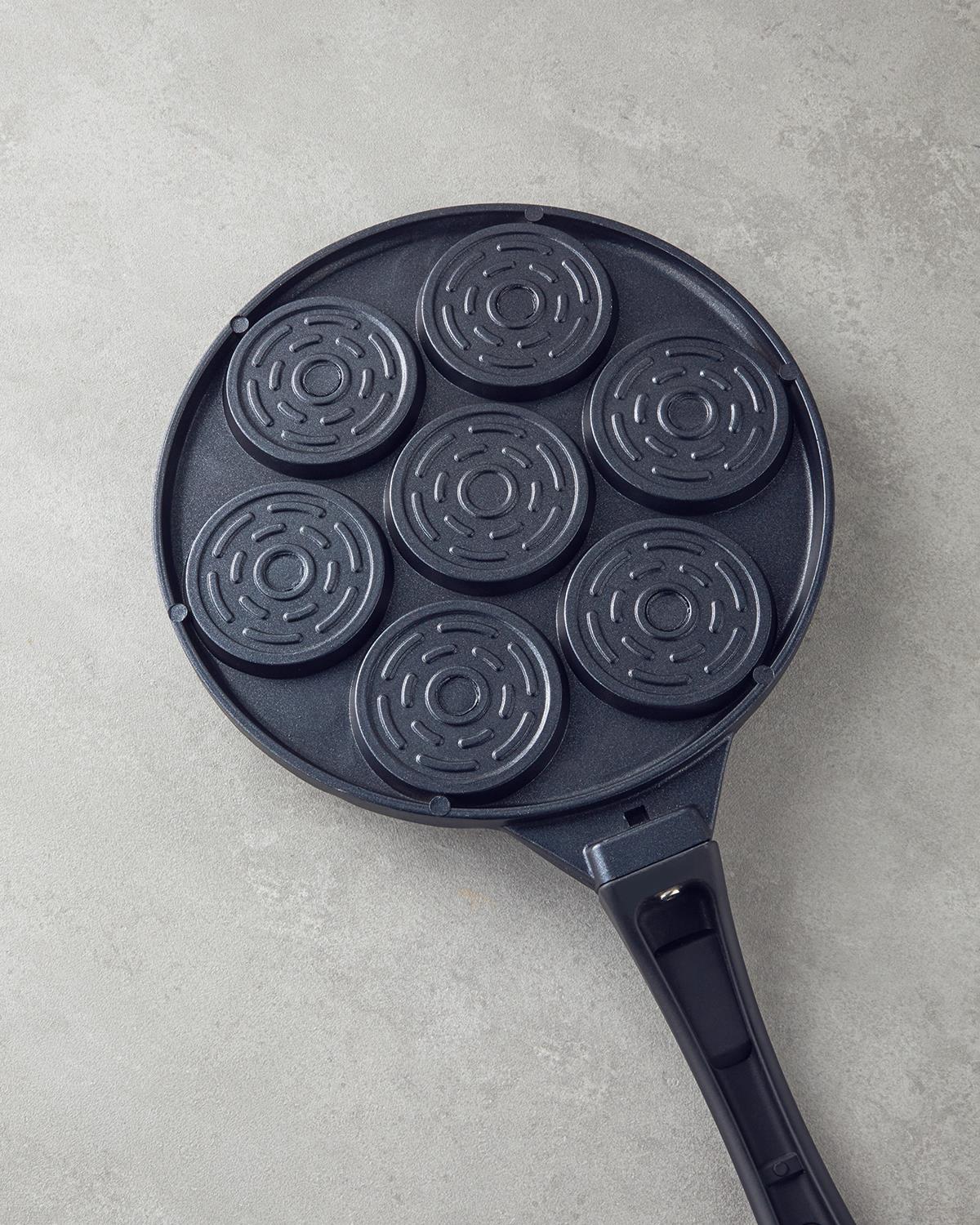 Professional Grade Animal Shape Non Stick Pancake Pan   28cm Black