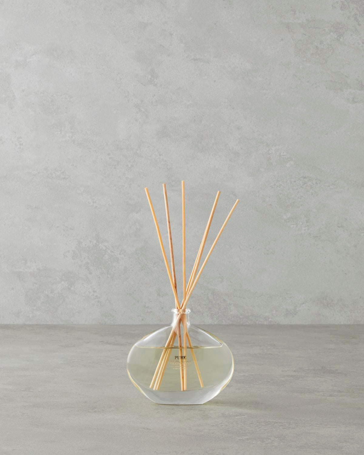 Professional Pure Blossom Aromatic Reed Diffuser - Clear Bottle