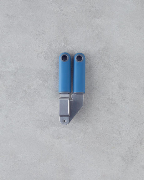 Professional Ergonomic Garlic Press Kitchen Utensil Blue Grey