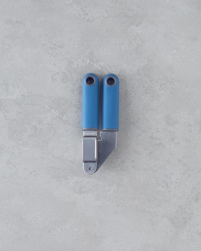 Professional Ergonomic Garlic Press Kitchen Utensil Blue Grey