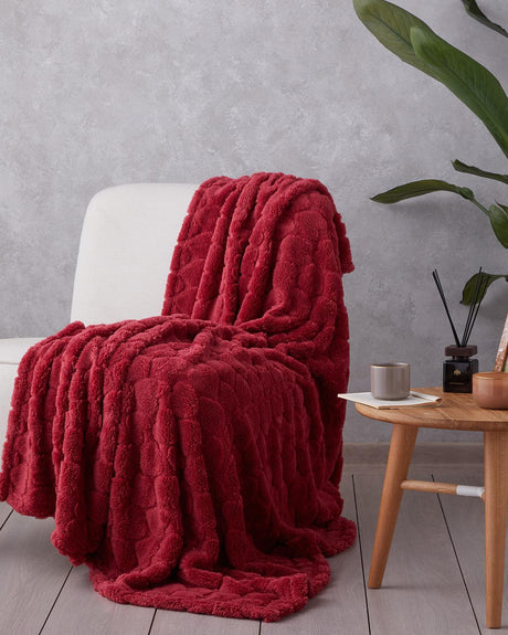 Premium-Jacquard-Wellsoft-TV-Blanket-Dark-Red-Romantic-Hearts-Design