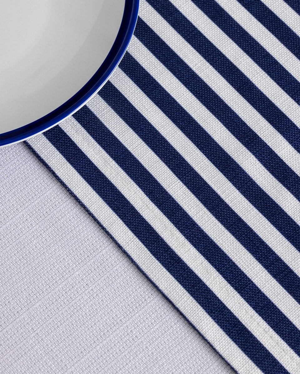 Rosane Elegant Table Runner - White & Navy Blue - TryAladdin