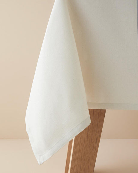 Professional-Grade Silver Shimmer Tablecloth - Large Rectangular Dining Textile