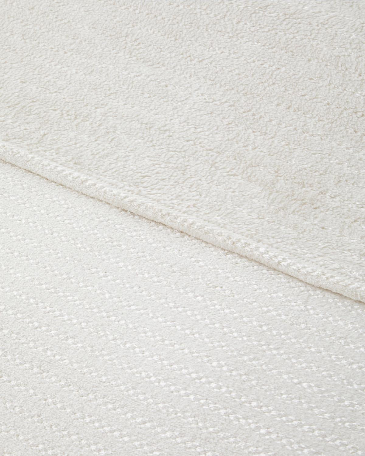 Premium-Supersoft-Double-Bed-Plush-Blanket-Cream-Shiny-Lines