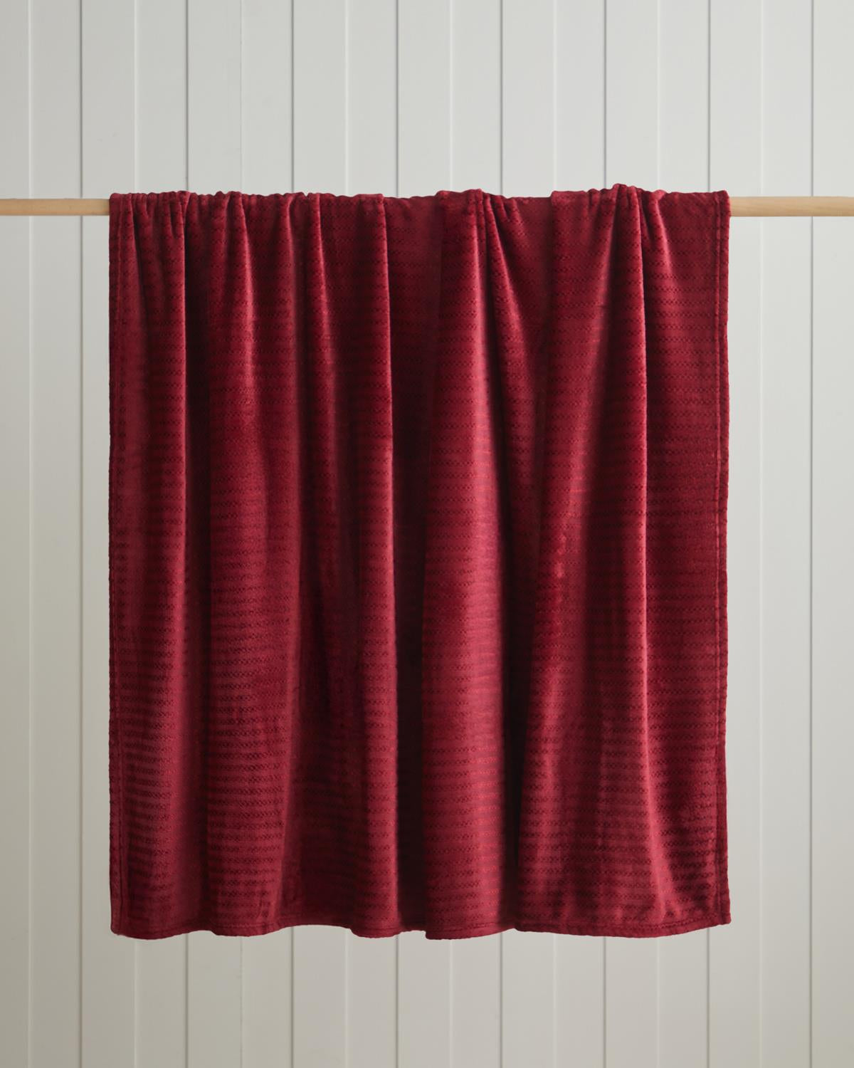 Premium Supersoft Fluffy Twin Blanket Deep Red 150x200cm