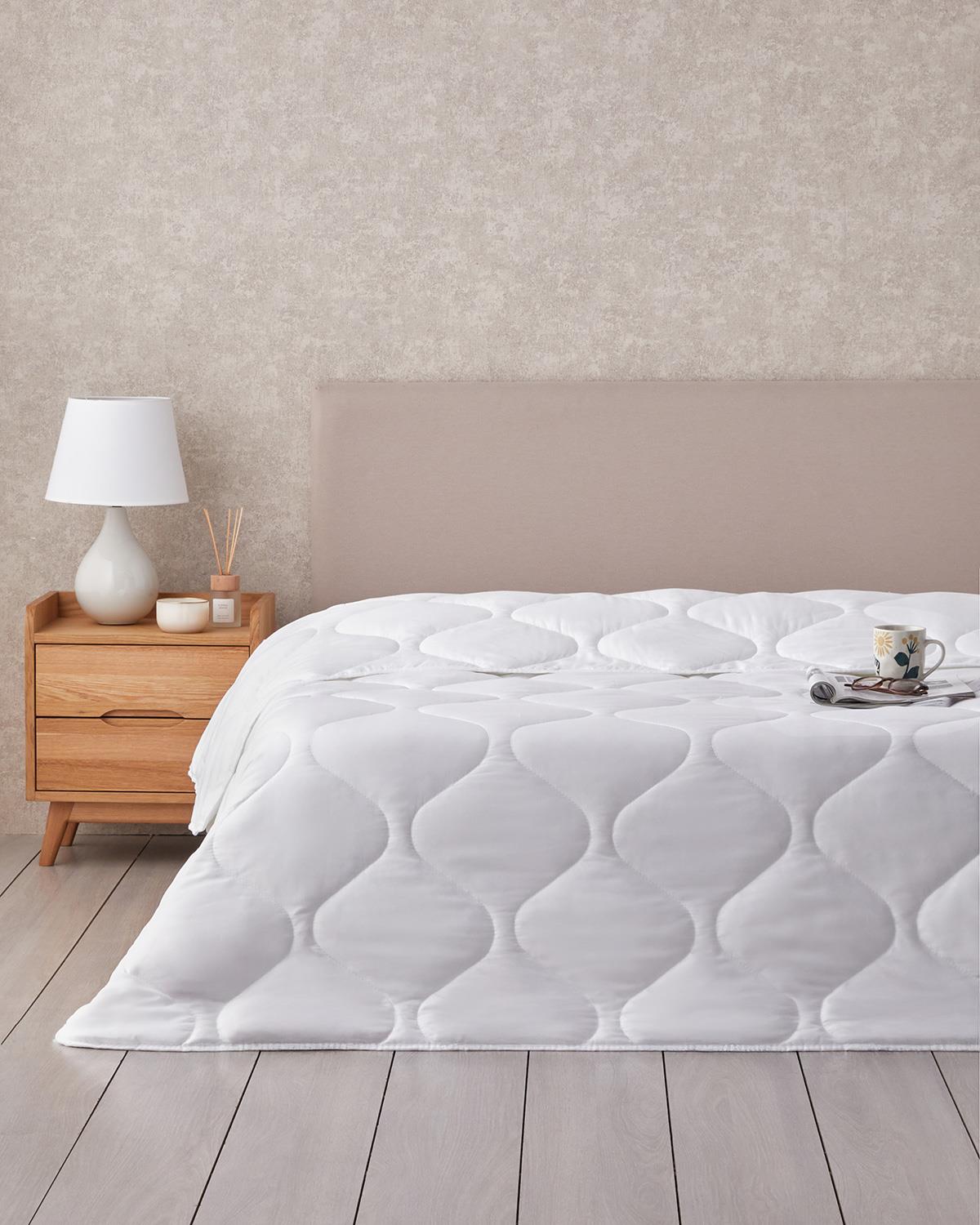 Professional-Grade Microfiber Double Bed Duvet Comforter - Ecru