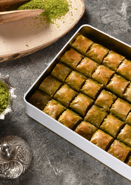 Special Mini Baklava with Pıstachio in Gift Metal Box Asi Kunefeleri Turkish Baklava
