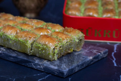 Sukru Efendi 1935 | Baklava Treat With Pistachio in Gift Metal Box