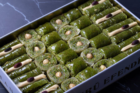 Sukru Efendi 1935 | Green Bliss Baklava with Pistachio in Gift Metal Box (1250gr)