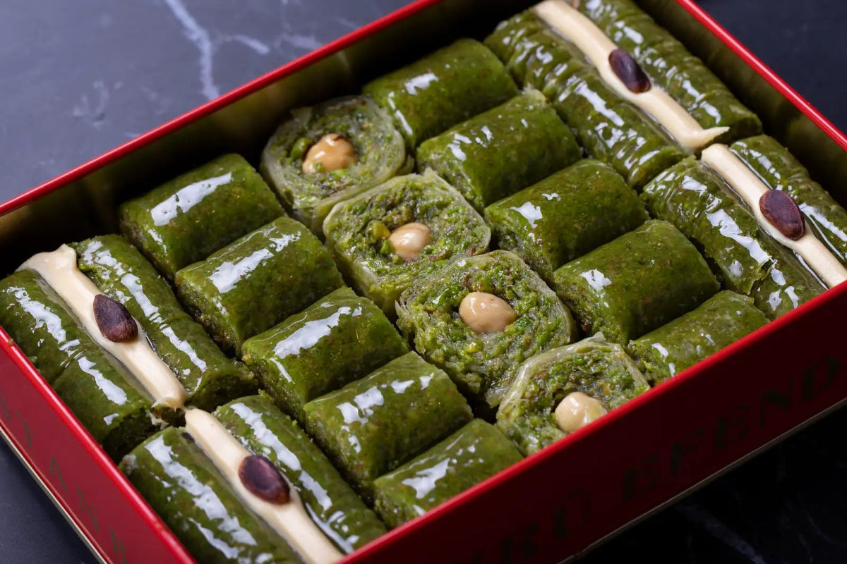 Sukru Efendi 1935 | Lux Turkish Baklava with Pistachio in Gift Metal Box