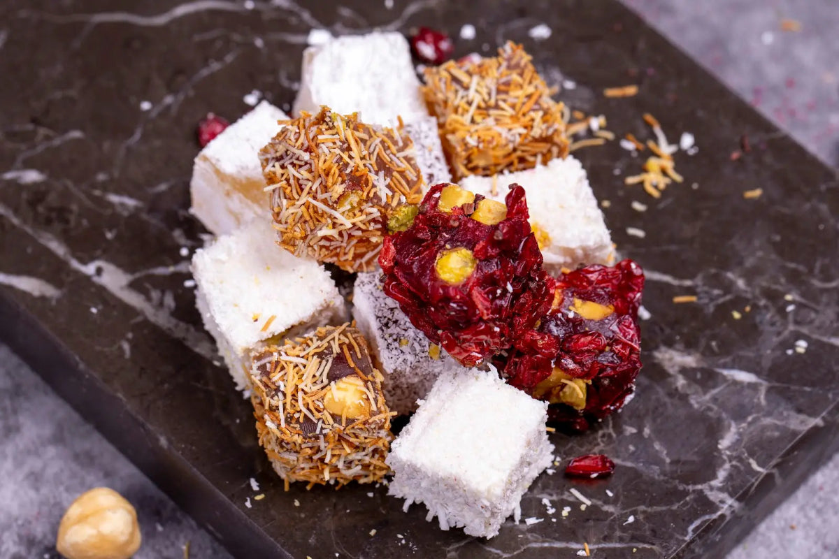 Sukru Efendi 1935 | Mix Turkish Delight with Pistachio and Hazelnut in Gift Metal Box