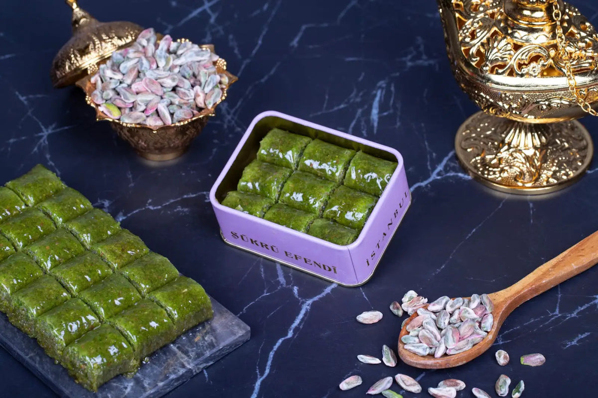 Sukru Efendi 1935 | Pistachio Roll Baklava in Gift Metal Box