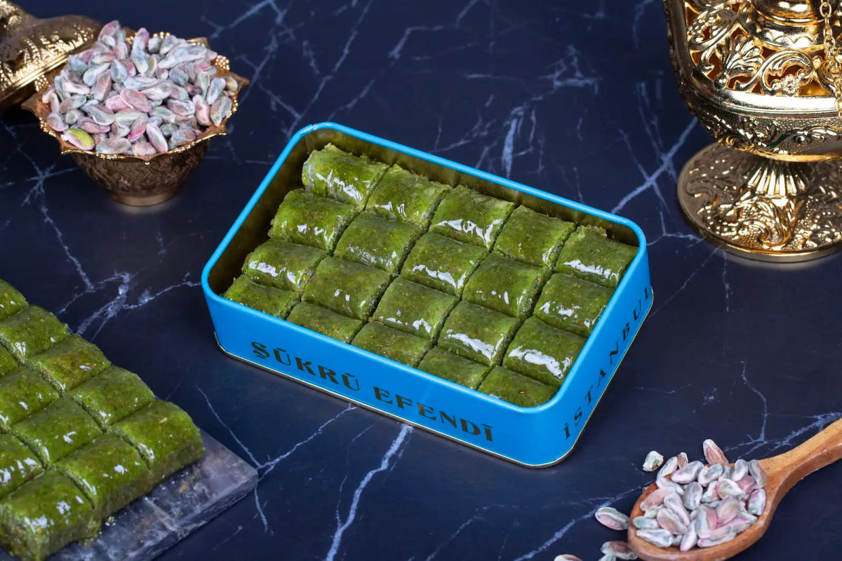 Sukru Efendi 1935 | Pistachio Roll Baklava in Gift Metal Box - TryAladdin