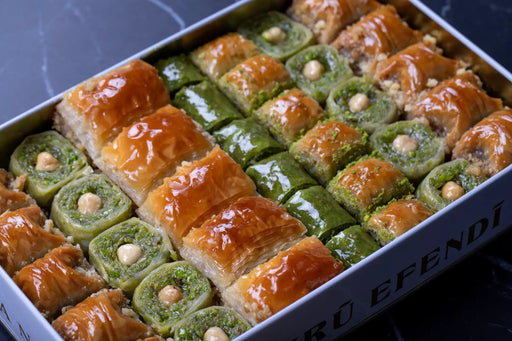 Sukru Efendi 1935 | Special Turkish Baklava with Pistachio and Walnut in Gift Metal Box