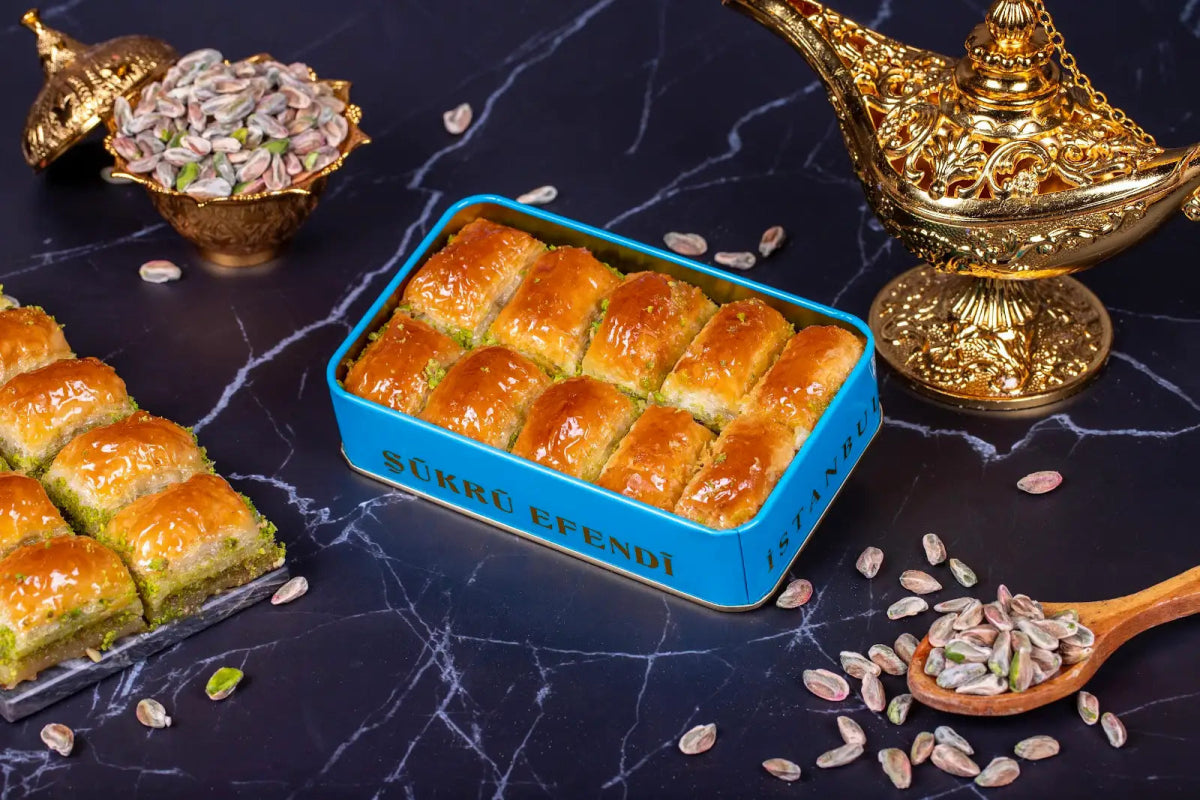 Sukru Efendi 1935 | Square Turkish Baklava With Pistachio in Gift Metal Box