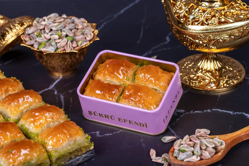 Sukru Efendi 1935 | Square Turkish Baklava With Pistachio in Gift Metal Box