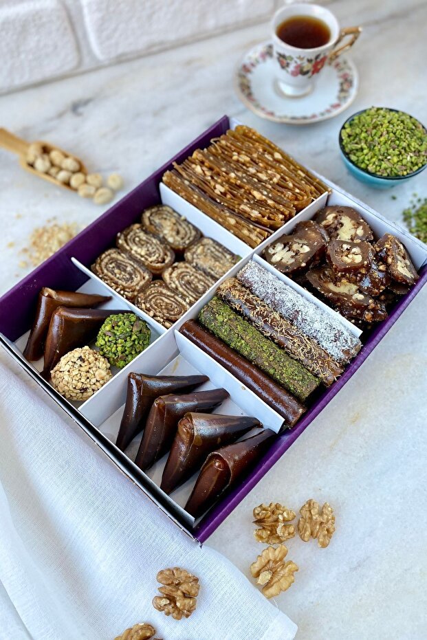 Sultan Pestil Gourmet Assorted Fruit Leather Sheets - 1 Kg - TryAladdin