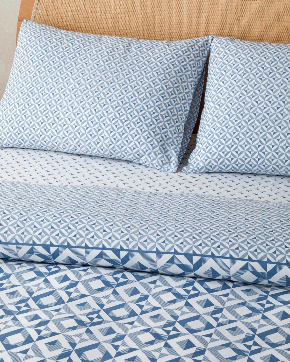 Professional Easy Iron Double Duvet Cover Set   Blue