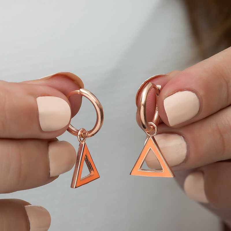 Náušnice s kruhovým závěsem - minimalistický oranžový trojúhelník v růžově zlaté barvě