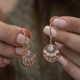 Boucles d'oreilles pendantes - Plaqué or rose avec zircone cubique en filigrane