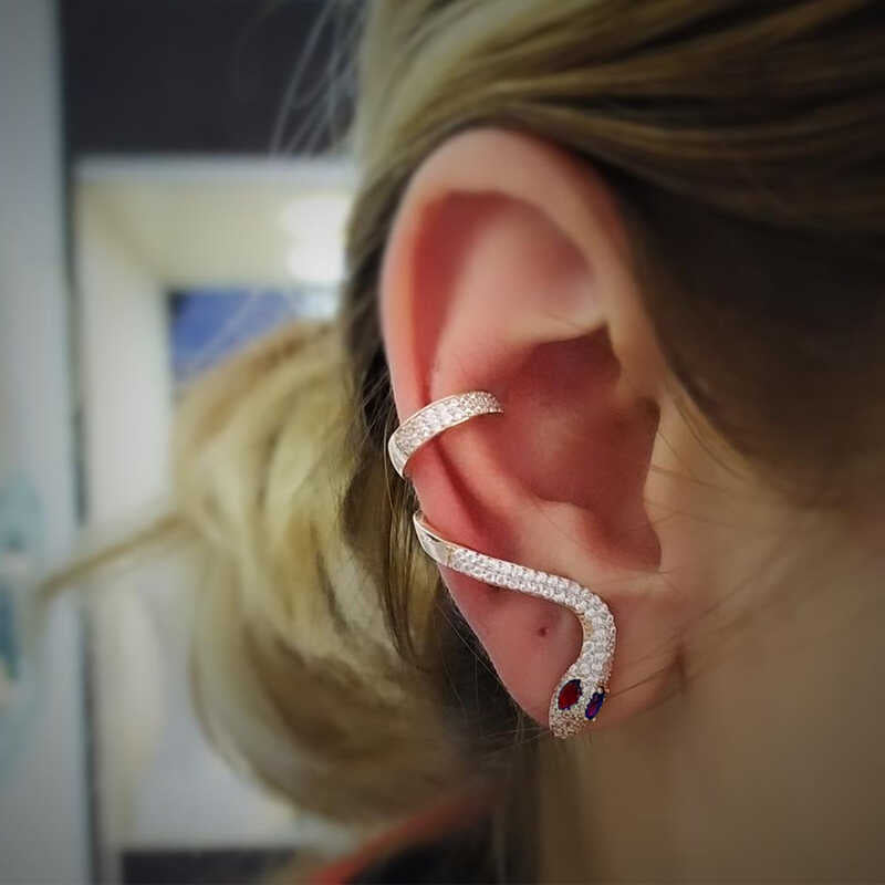 Orecchino a fascia a forma di serpente in argento sterling placcato oro rosa - Occhi rosa in CZ pavé