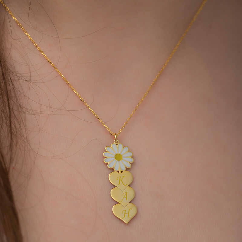 Personalized Daisy & Initial Heart Necklace - Gold-Tone Sentimental Jewelry