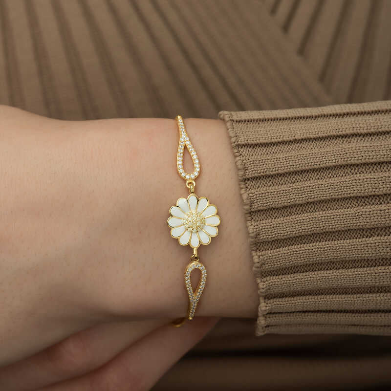 Gold-Plated Sterling Silver Bracelet - Dainty Daisy & CZ Sparkle