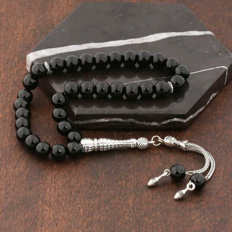Cuentas de Oración de Piedra Ónix - Elegante Tesbih con Borlas en Tono Plateado
