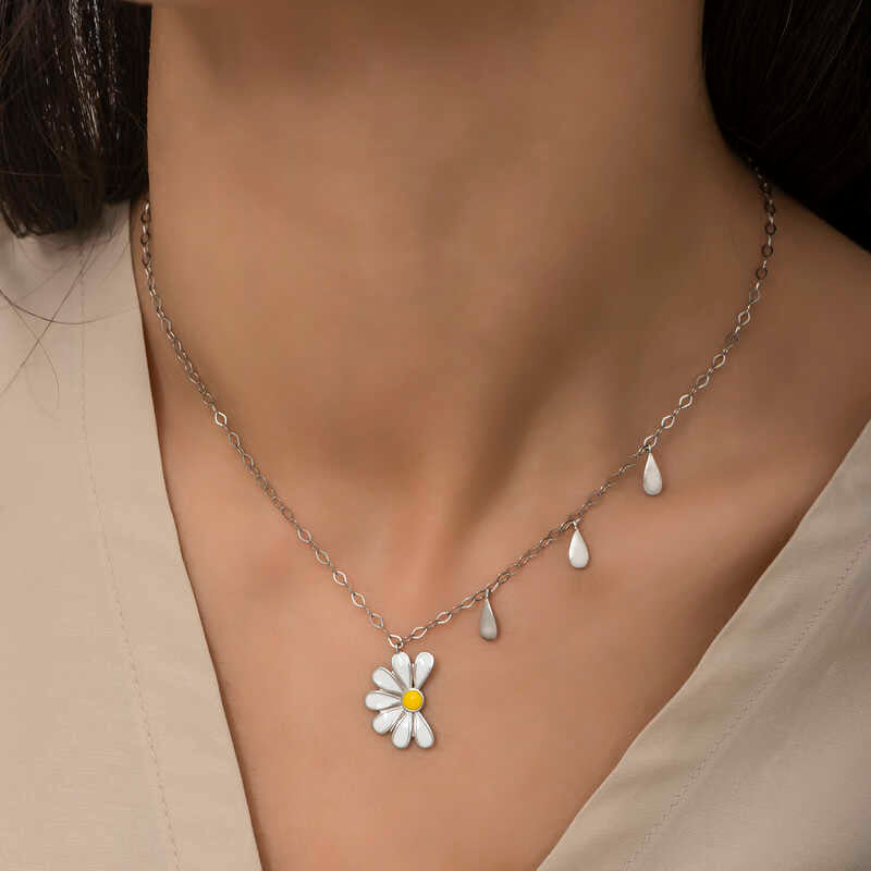 Sterling Silver Daisy Necklace - Dainty Floral & Teardrop Charm