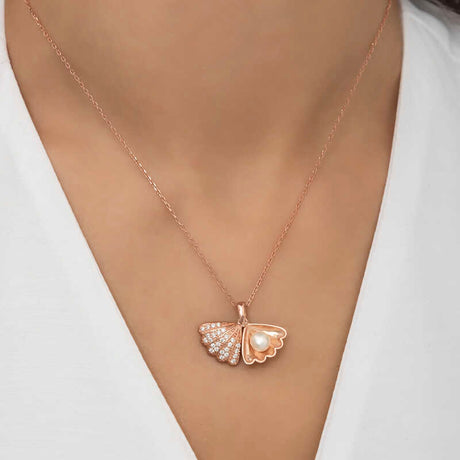 Necklace - Rose Gold Plated Sparkling Pearl Oyster Shell