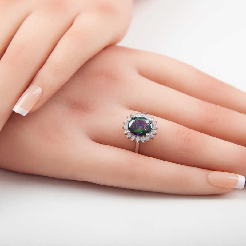 スターリングシルバー ミスティックトパーズ オーバルハローリング - まばゆい宝石