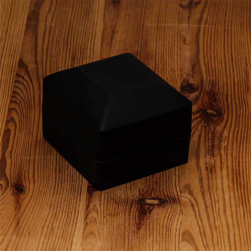 Light-Up Black Velvet Ring Box - Elegant LED Proposal Display