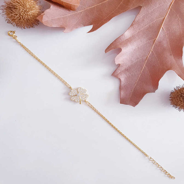 Bracelet - Gold-Plated Clover Charm with Sparkling Clear Stones