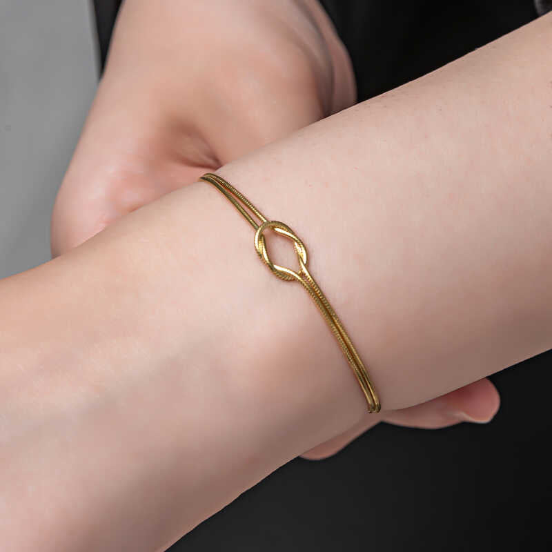 Bracelet - Gold-Plated Sterling Silver Love Knot Bangle