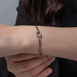 سوار عقدة الحب من الفضة الإسترلينية - تصميم بسيط