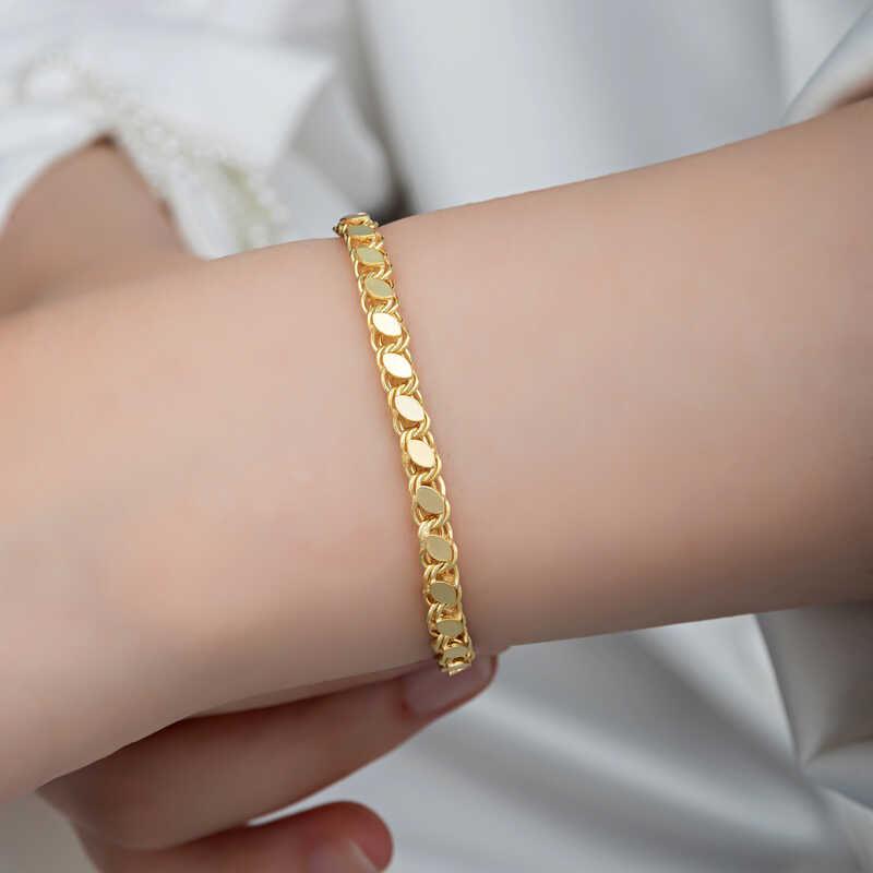 Gold Plated Oval Link Bracelet - Shimmering Chain Design