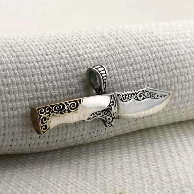 Ciondolo da uomo a forma di coltello pieghevole in argento sterling decorato