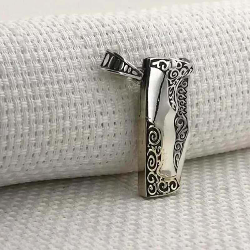 Ciondolo da uomo a forma di coltello pieghevole in argento sterling decorato