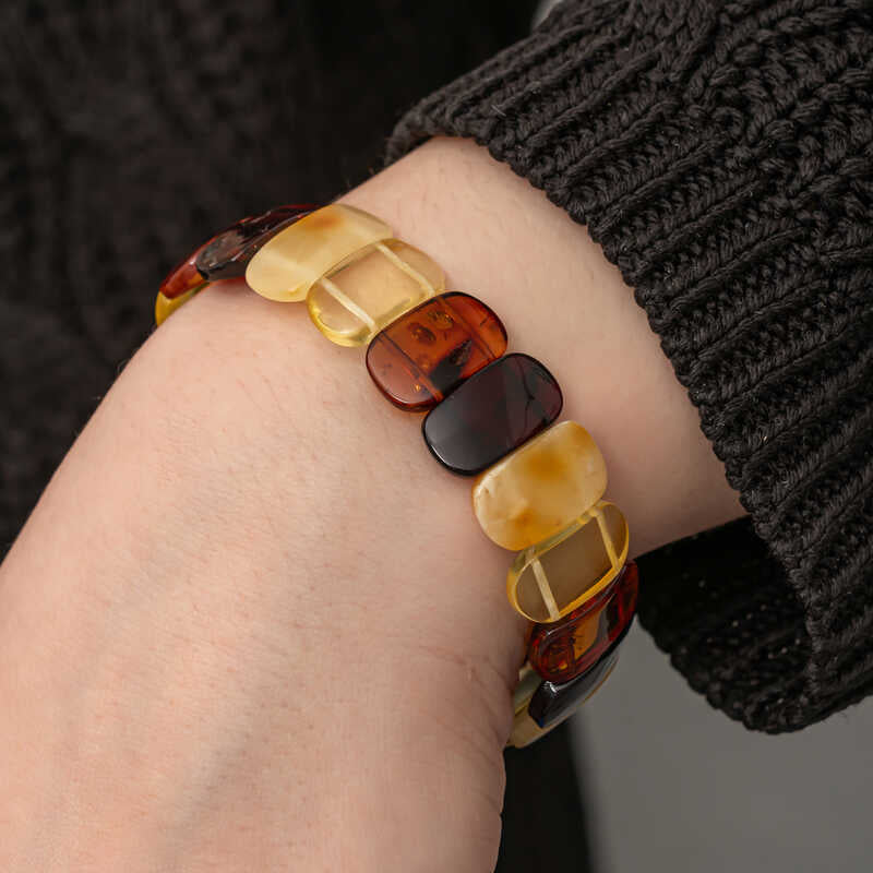 Amber Bracelet - Natural Multi-Tone Cabochon Stretch Design