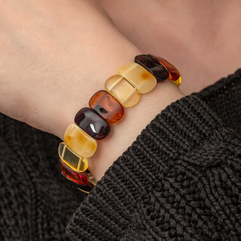 Amber Bracelet - Natural Multi-Tone Cabochon Stretch Design