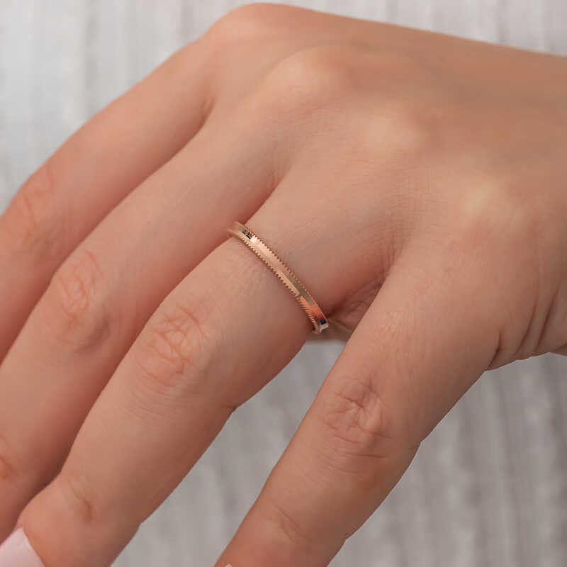 خاتم فضة استرلينية مطلي بالذهب الوردي - شريط مزدوج الملمس بتصميم أجدا