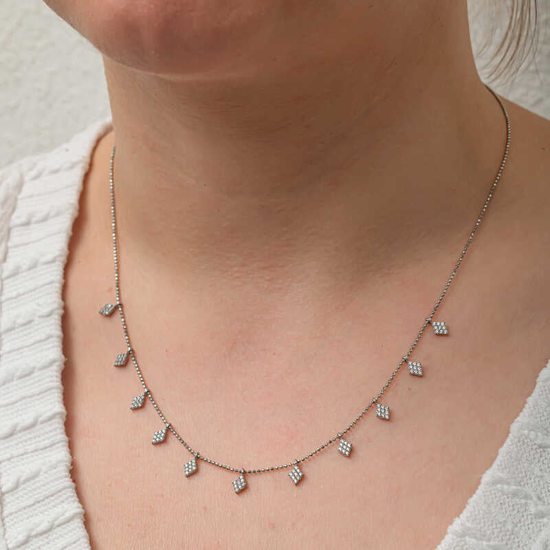 Collier - Pendentif Baklava délicat en ton argenté avec pavé de diamants