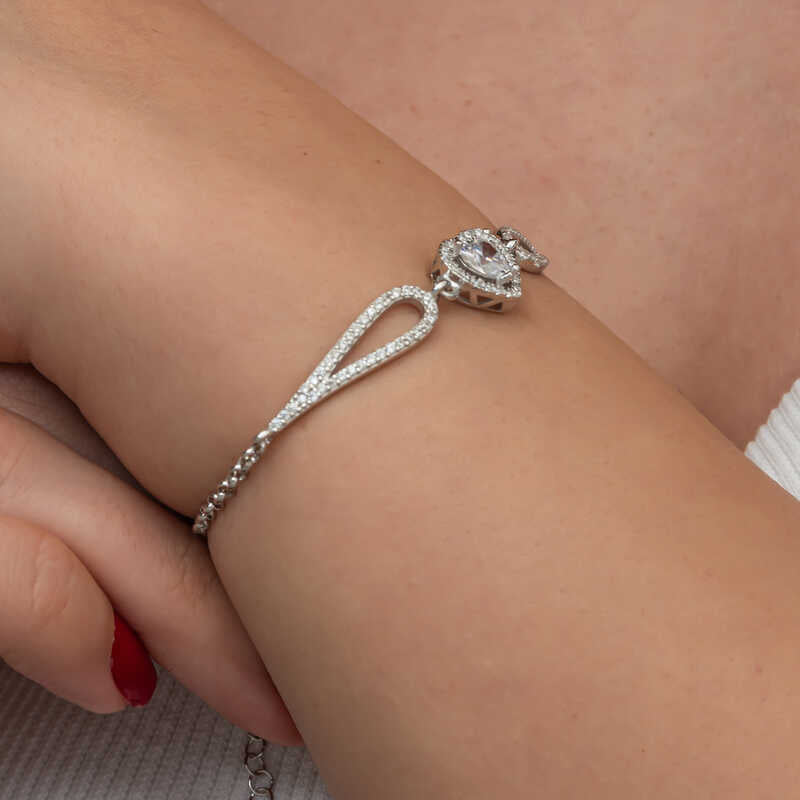 Armband van sterling zilver met zirconia hart en pavé schakels
