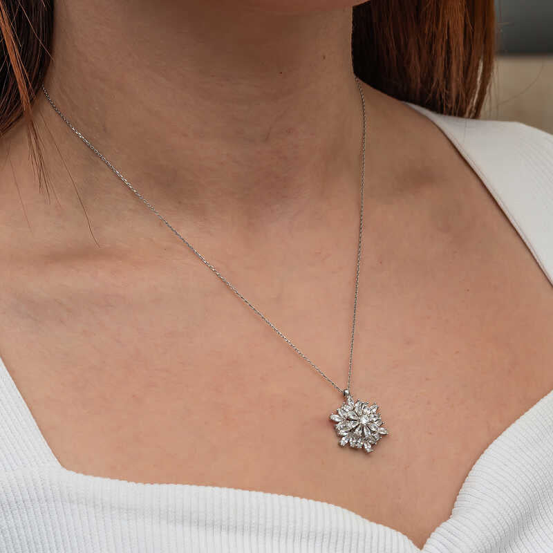 Collier en argent sterling - Éblouissant groupe flocon de neige marquise en zircon cubique