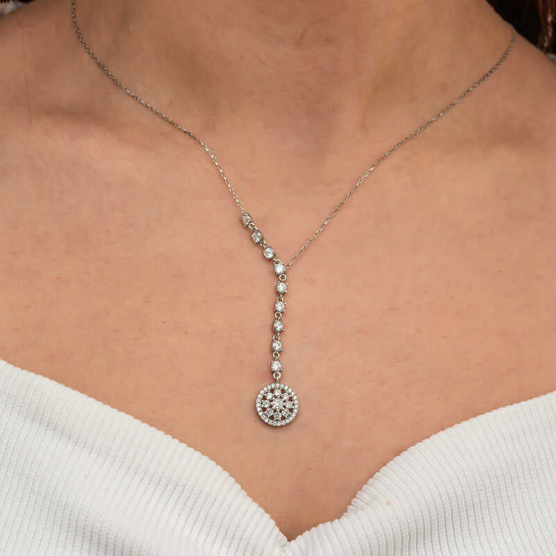 Náhrdelník Lariat ze stříbra - Oslnivý květinový shluk se zirkony