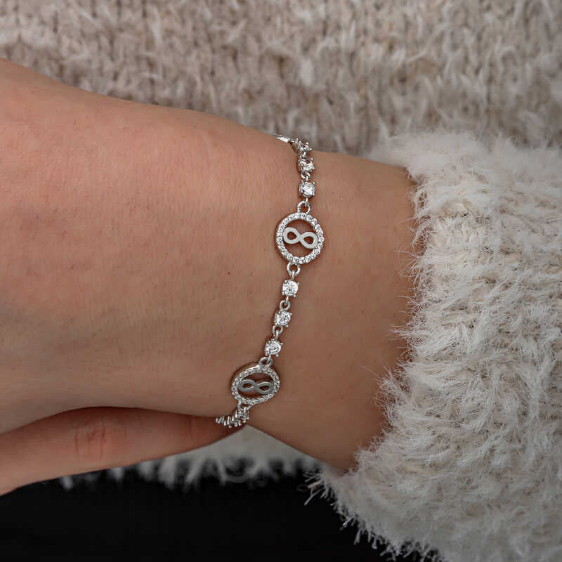 Sterling Silver Infinity Circle Bracelet - Sparkling Zirconia