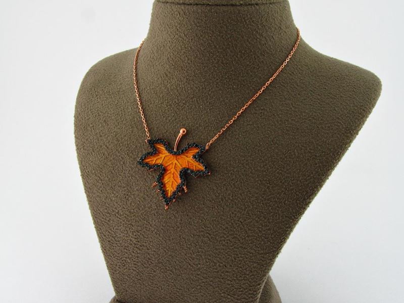 Taki | Sycamore Leaf Women's Silver Leaf Necklace with Sycamore Leaf Stone